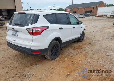 2018 Ford Escape S z USA, uszkodzony, nr VIN 1FMCU0F76JUA29711